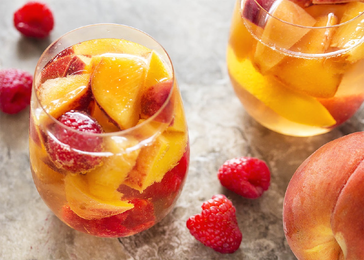 white-peachy-sangria-recipe